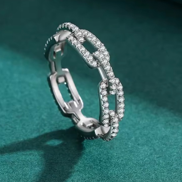 Move Uno Elegant Silver Chain Link Ring - Picture 3 of 11